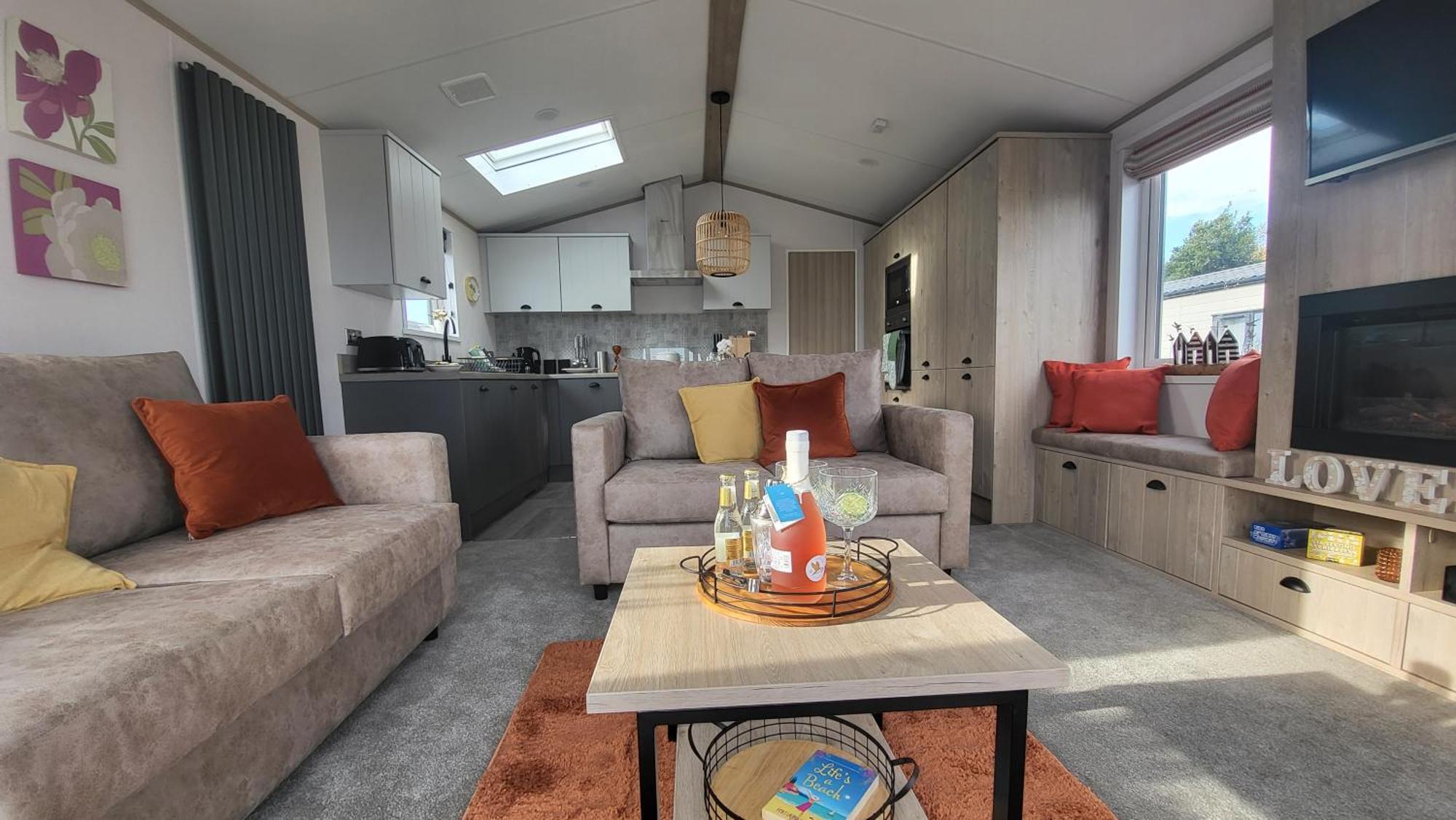 Honeycomb Lodge - Holiday Home 5 Min From Padstow Exterior photo
